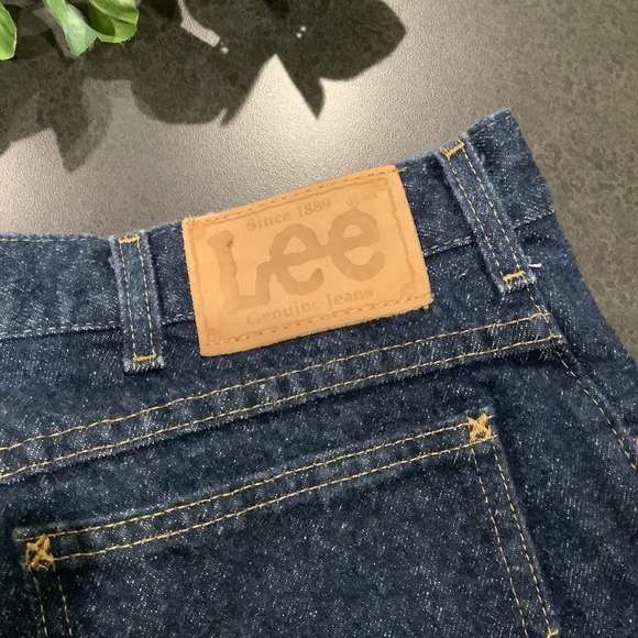 Vintage Lee Dark Rinsed Stone Wash Jeans Yellow Stitching Pleated Legs USA - Picture 10 of 16